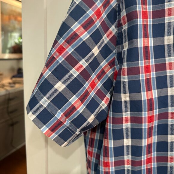 IZOD Men's Short Sleeve Collared Shirt, Size: XL, Button Down - Picture 5 of 10